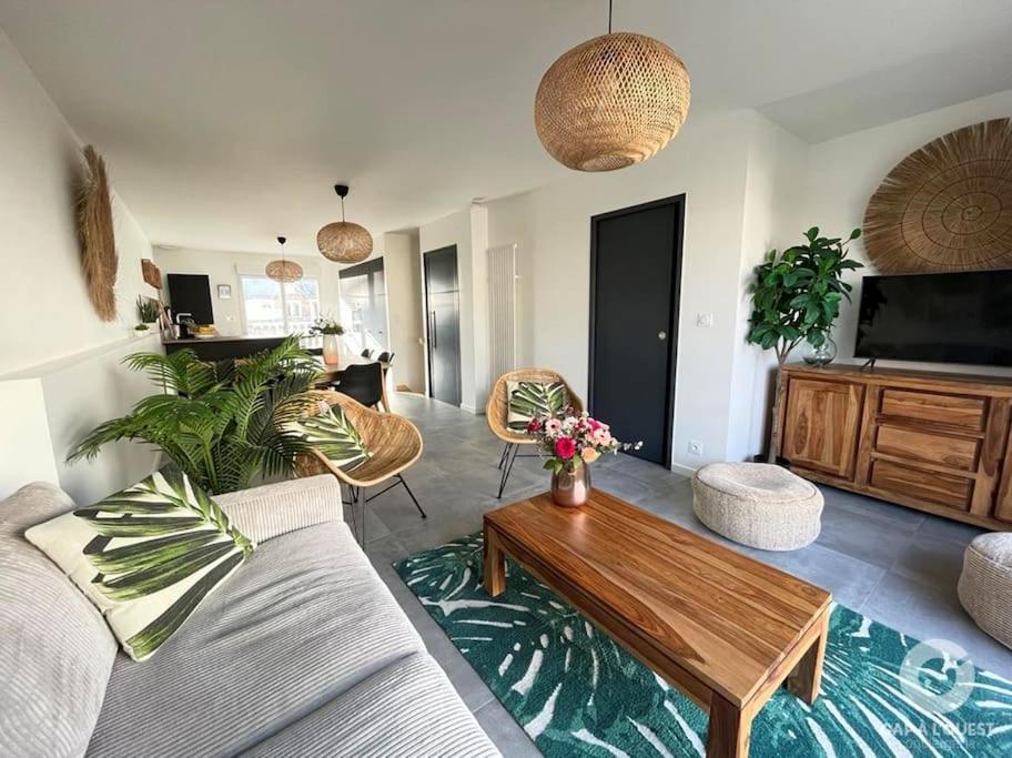 .La Villa Sablaise. Maison Avec Place De Parking Au Coeur Du Quartier Arago Les Sables-dʼOlonne Εξωτερικό φωτογραφία